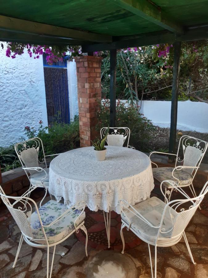 Veneto'S Garden Apartment Kardhamili Bagian luar foto